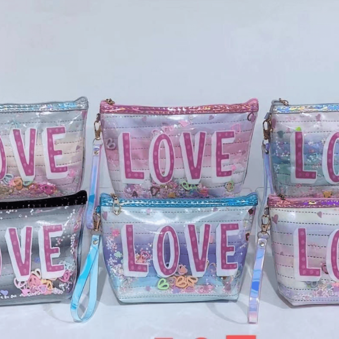 Love Make up pouch